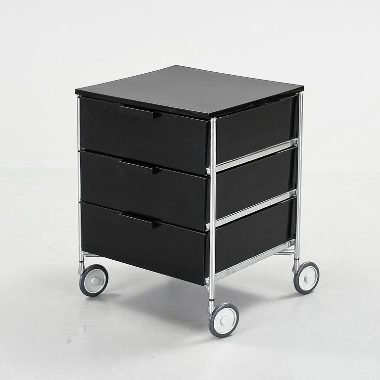 SIDOBORD, Antonio Citterio för Kartell 1990-tal.