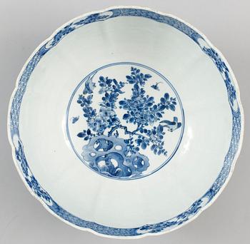 BÅLSKÅL, porslin. Qing dynasty, Kangxi (1662-1722).