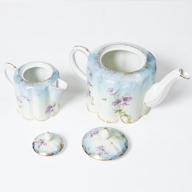 Tea service, 14 pieces, porcelain, Kuznetsov, Russia, circa 1900.