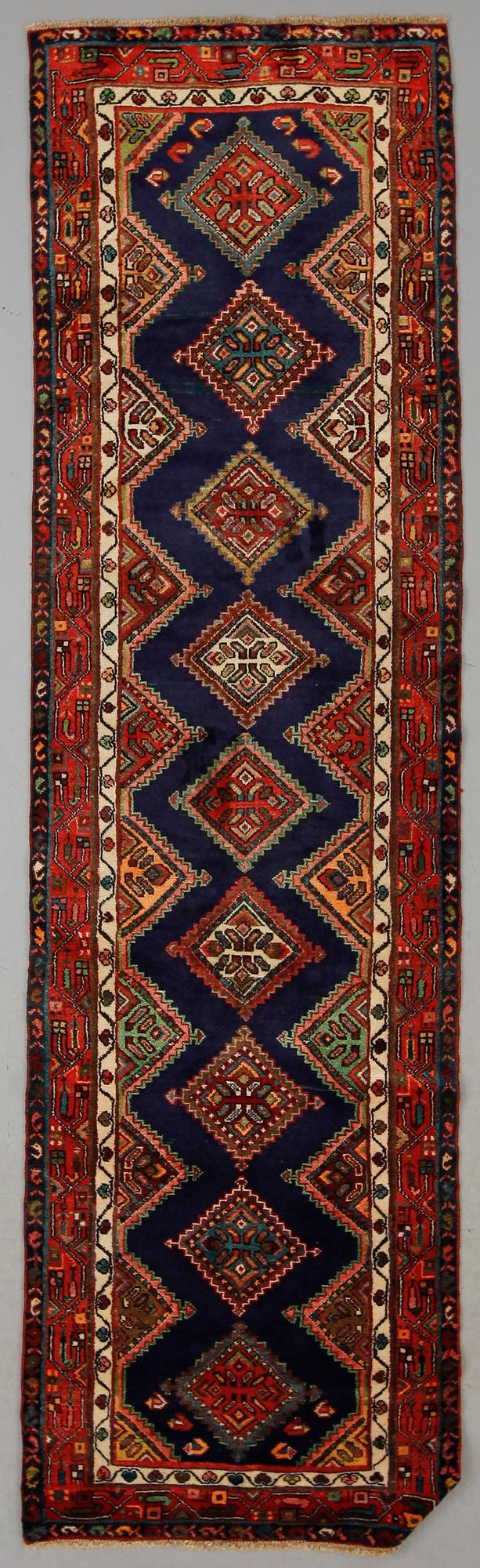 MATTA, Hamadan, ca 303 x 85 cm.