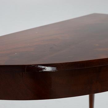 Månbord, ett par, 1800-talets andra hälft.