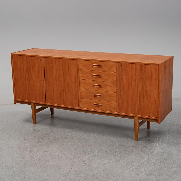 SIDEBOARD, teak, ca 1950-60-tal.