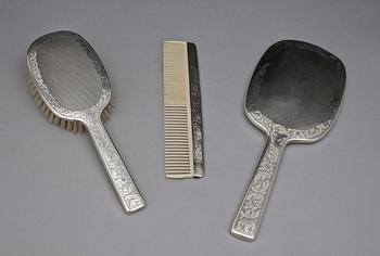 TOALETTSET, 3 delar, silver, svenska importstämplar, 1900-talets första hälft.