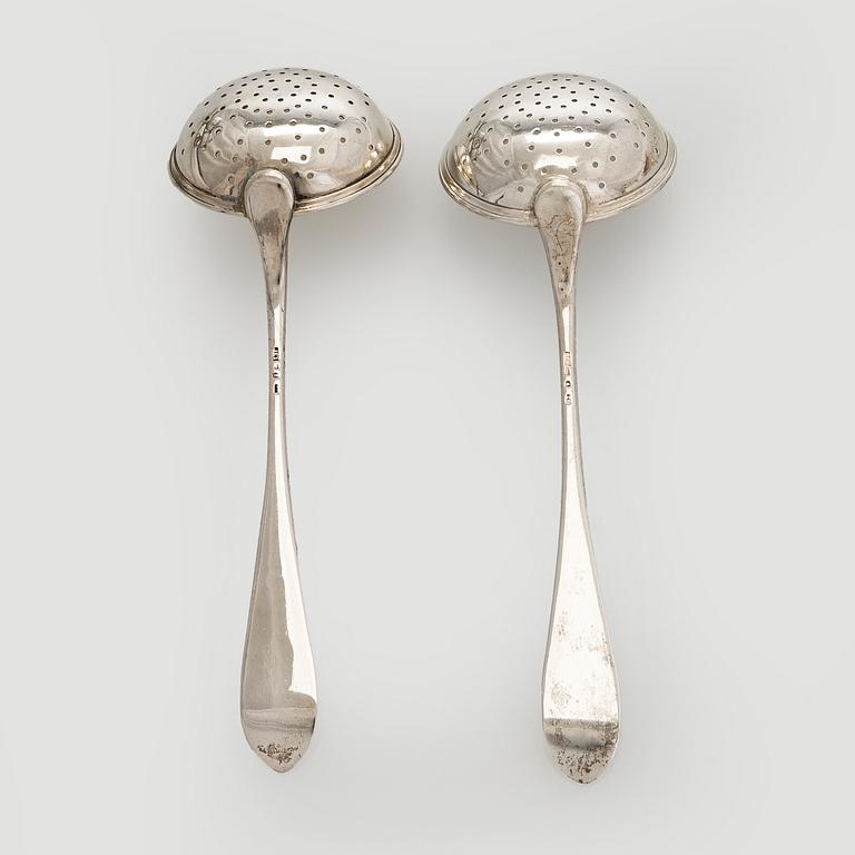 Sokerikkopari, vadit ja sirotinlusikat, hopeaa, JE Torsk, Tukholma 1902.