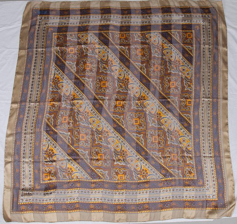 SCARF, Jean Patou.