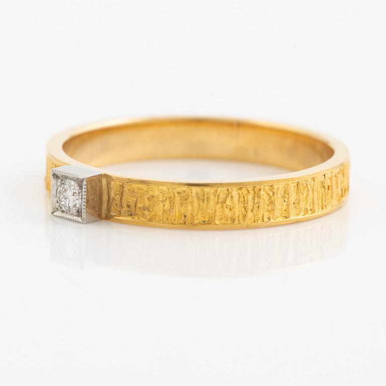 Björn Weckström, Ring, 18K gold with a round brilliant-cut diamond, Finland 1978. By Lapponia.