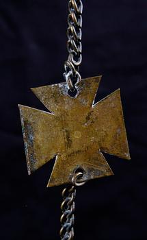 LJUSLYKTA, glas och mässing, troligen Böhmen, 1800/1900-tal. H 70.