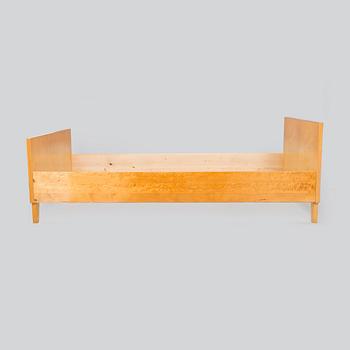 sänky, malli 130, Artekin piirustuskonttori, O.Y Huonekalu- ja Rakennustyötehdas A.B. 1950-luvun alku.