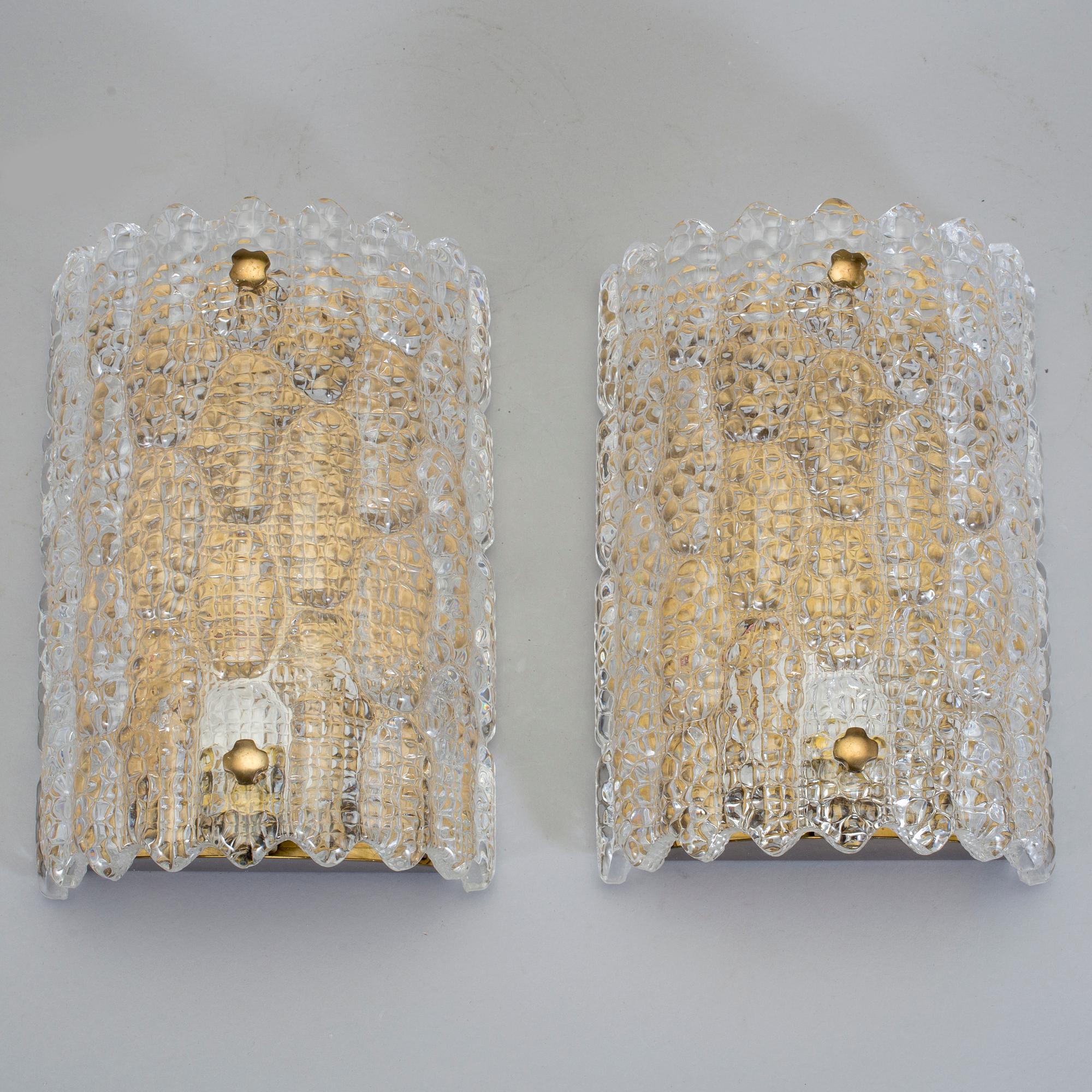 VÄGGLAMPOR, 1 par, glas, Carl Fagerlund, Orrefors, 1900-talets andra hälft.