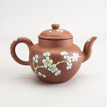 TEKANNOR 6 st Kina 1900-tal delvis glaserat lergods.