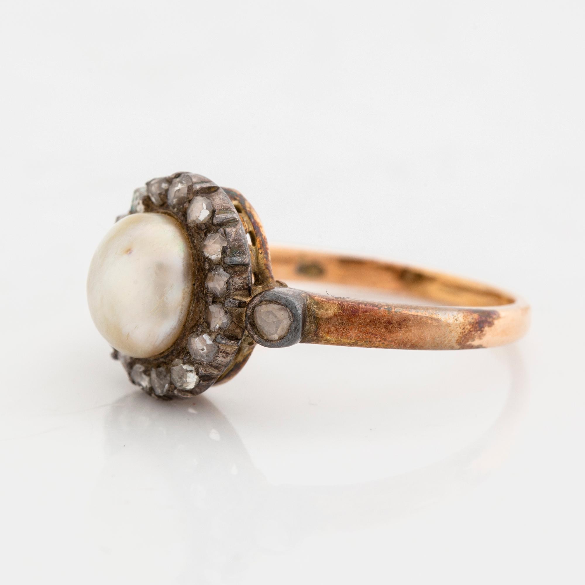 Pearl and rose cut diamond ring.