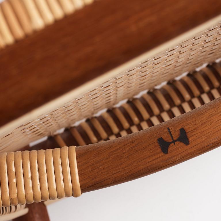 Hans J. Wegner, a pair of "The Chair", JH501, Johannes Hansen, Denmark.