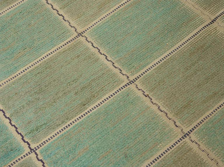 MÄRTA MÅÅS-FJETTERSTRÖM, a carpet, knotted pile in relief, "Rutig grön halvflossa", 311 x 207 cm, signed AB MMF.