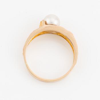 Björn Weckström, ring, "Lappland's Spring" 14K gold with cultured pearl, Lapponia 1975.