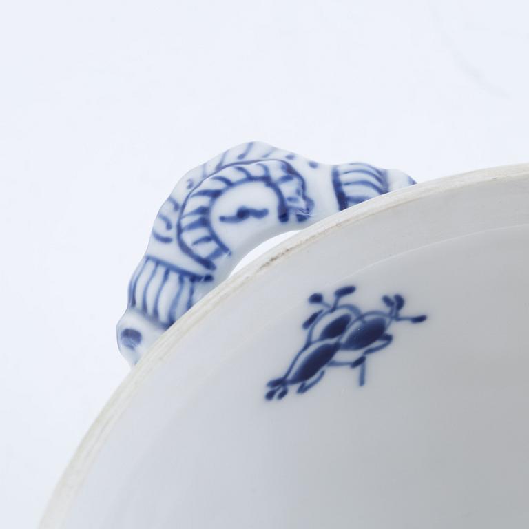 Dinner service, porcelain, 50 pieces, "Musselmalet", Royal Copenhagen, Denmark.