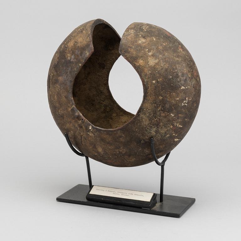 A COPPER FOOTRING FROM WAMPALA ZAIRE.
