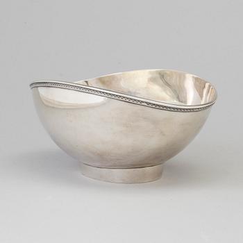 AINAR AXELSSON, a sterling silver bowl from GAB, Stockholm, 1967.