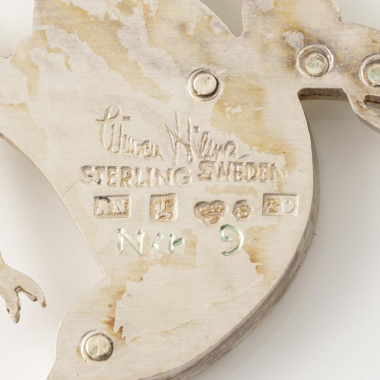 Wiwen Nilsson, brosch i form av en fågel på kvist, sterlingsilver, Lund 1969.