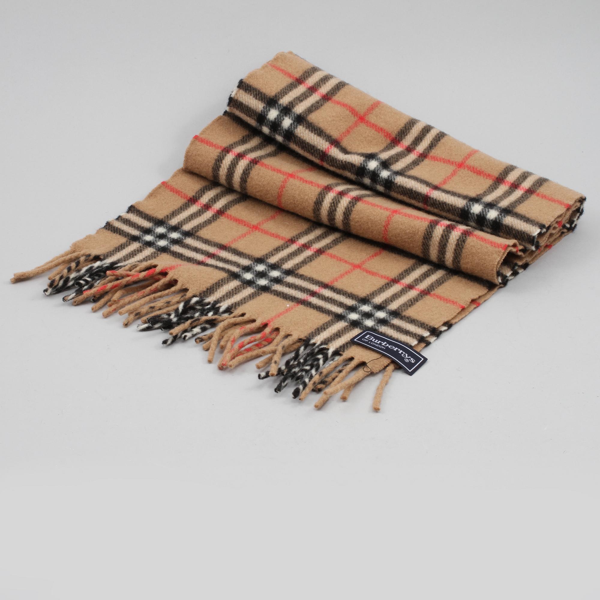 HALSDUK, Burberry.