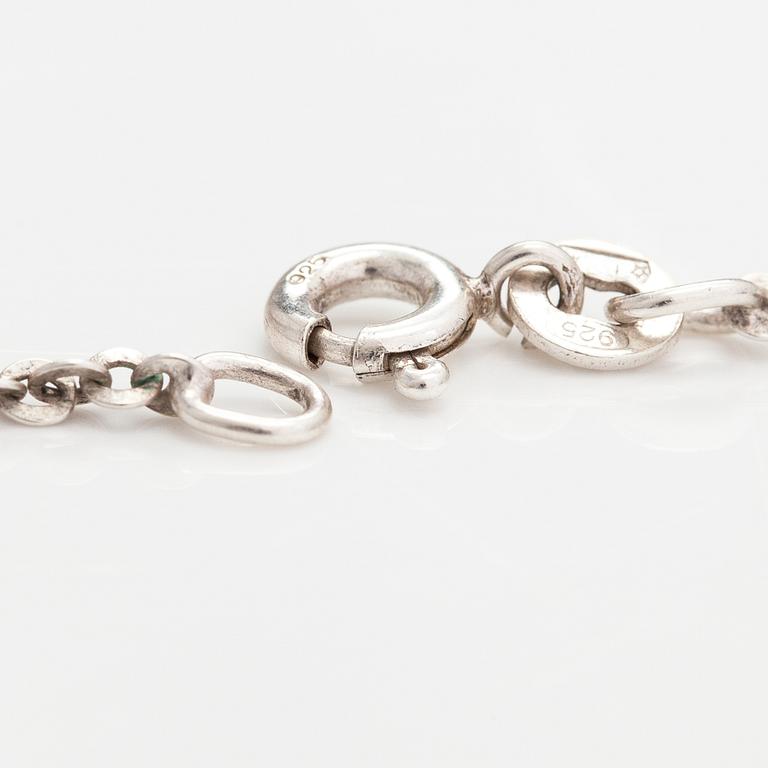 Tapio Wirkkala, A sterling silver pendant "Apple". Kultakeskus 1975.