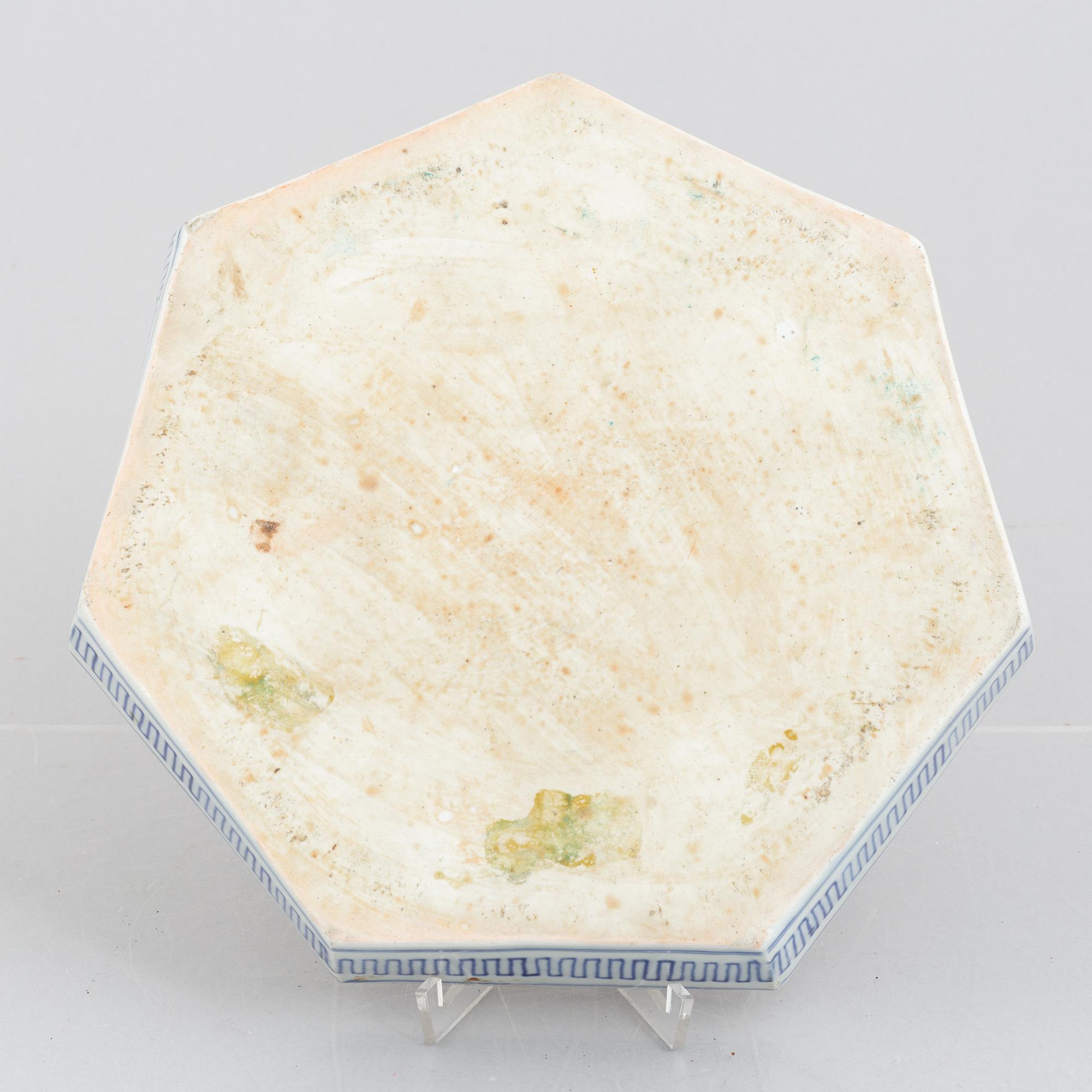 An 19th century Edo porcelain dish, Japan.
