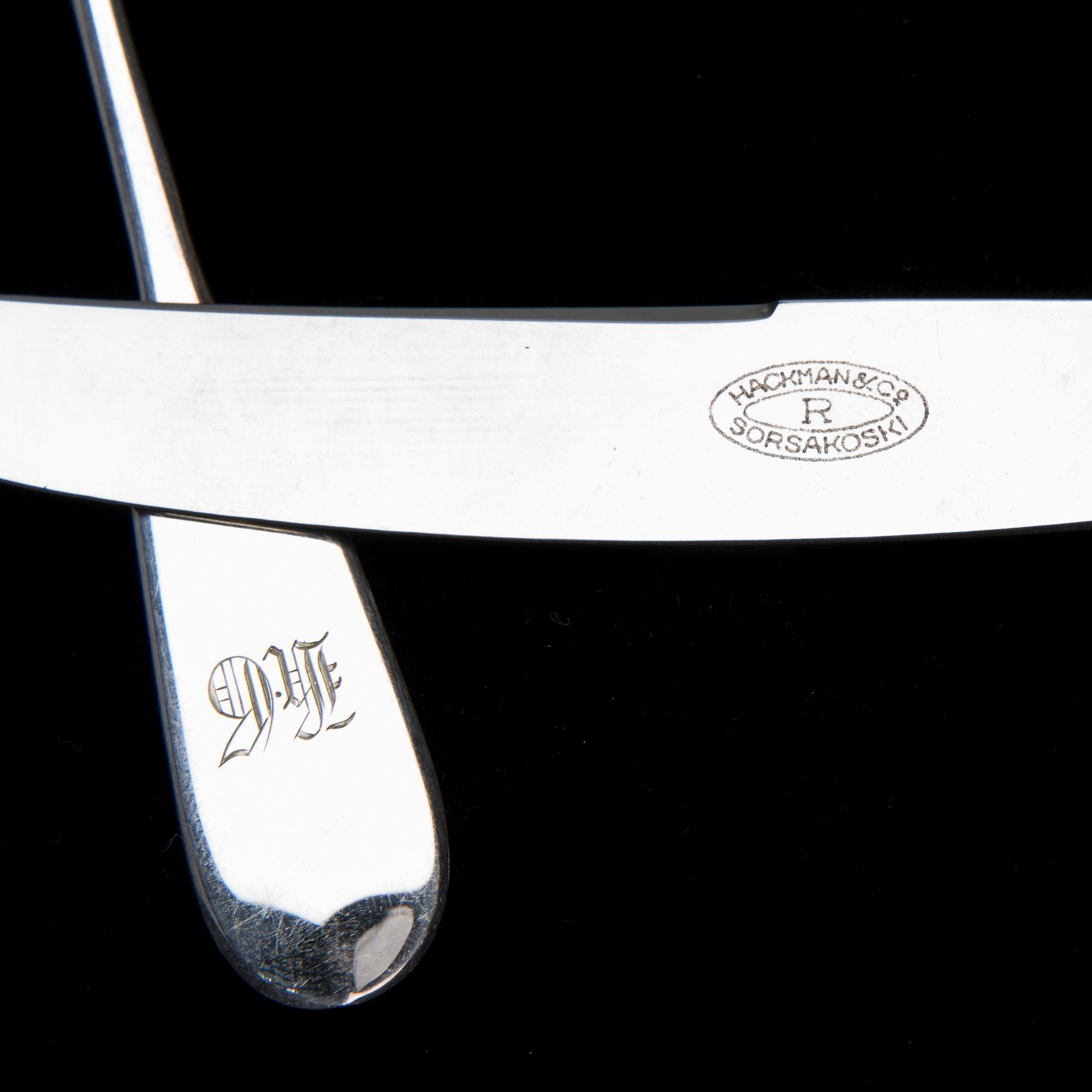 BESTICK, 26 delar, silver, "Helsingfors" Hopeakeskus, Tavastehus 1950-tal och Helsingfors 1905. Vikt med knivblad 1171g.