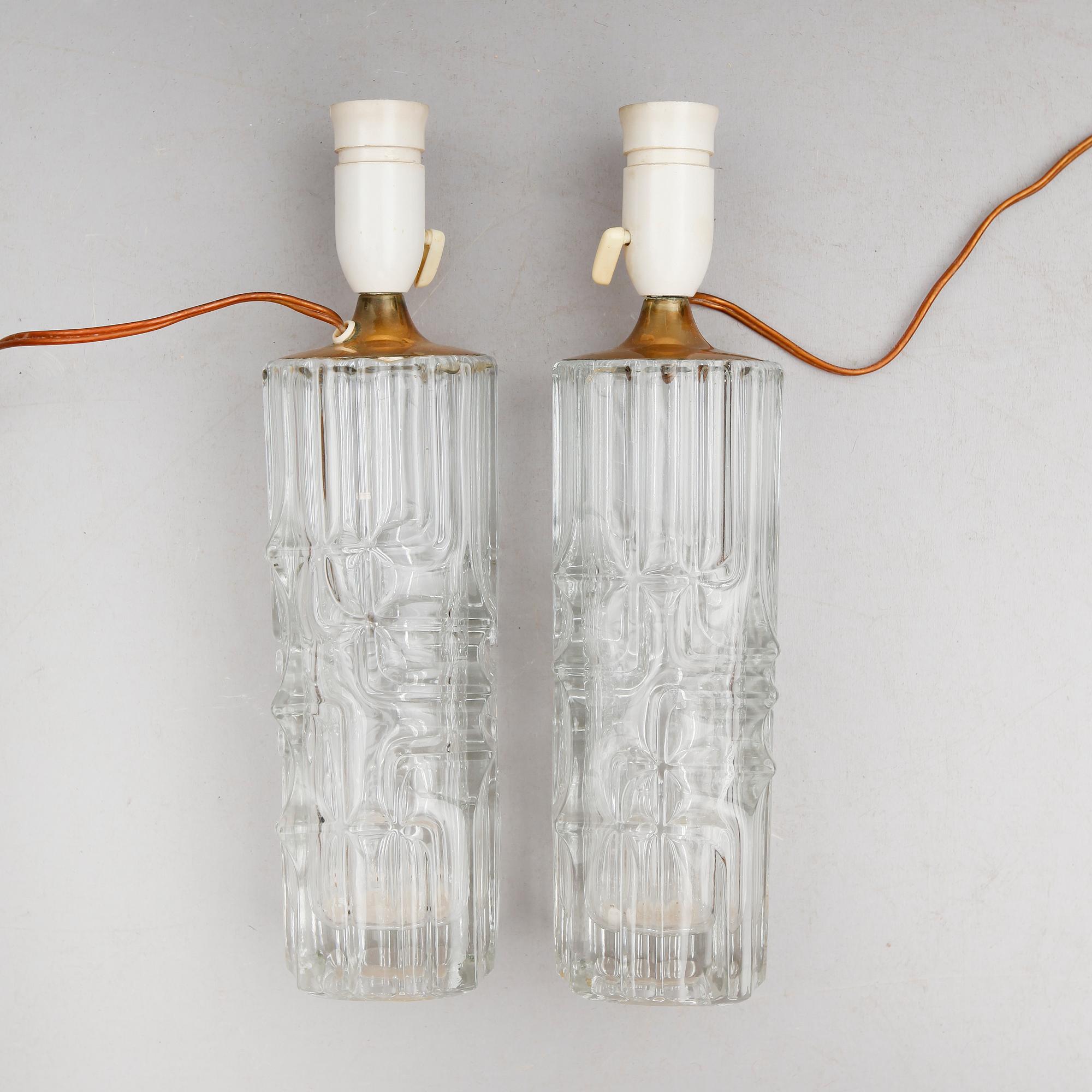 BORDSLAMPOR, 1 par, glas och mässing, 1960-tal.