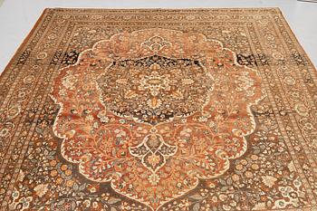 A carpet, antique Tabriz, so-called Hadjalili ca 419-394 x 323,5-308.