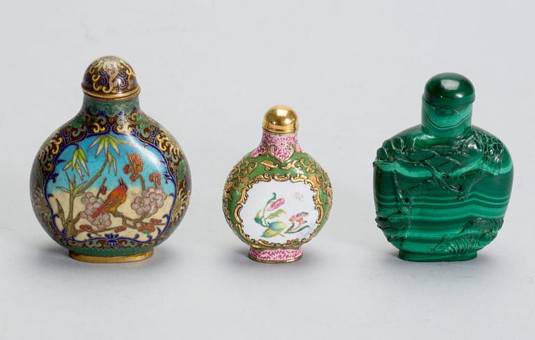 SNUSFLASKOR, 3 stycken Kina 1800-talets andra hälft.