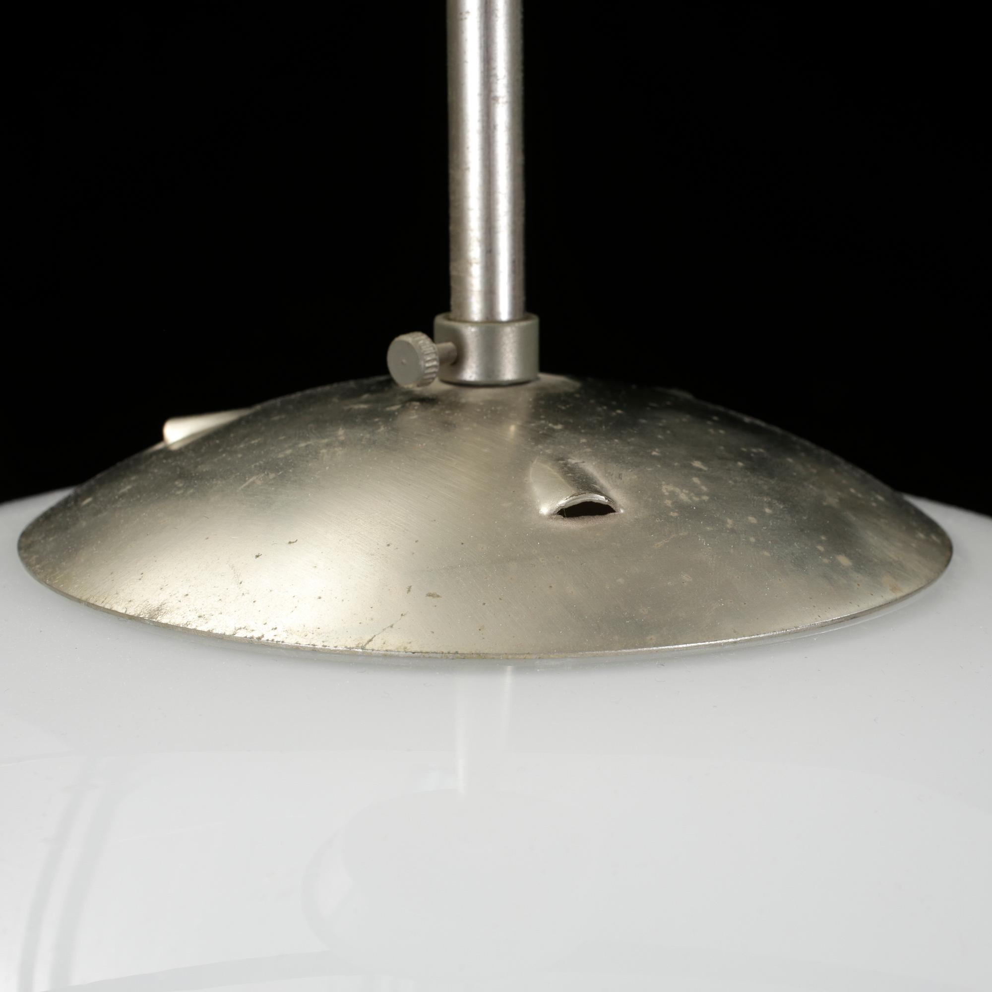 TAKLAMPA, omkr 1900-talets mitt. Höjd ca 59 cm.