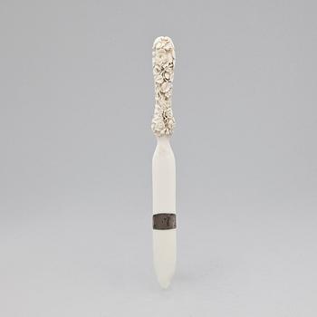 SIDVÄNDARE, elfenben, 1800-tal.