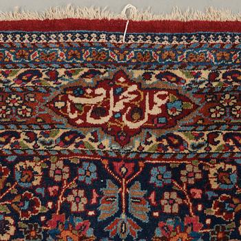 MATTA, semiantik Meshed, ca 544,5 x 356 cm, signerad "Arbete av Makhmalbaf".