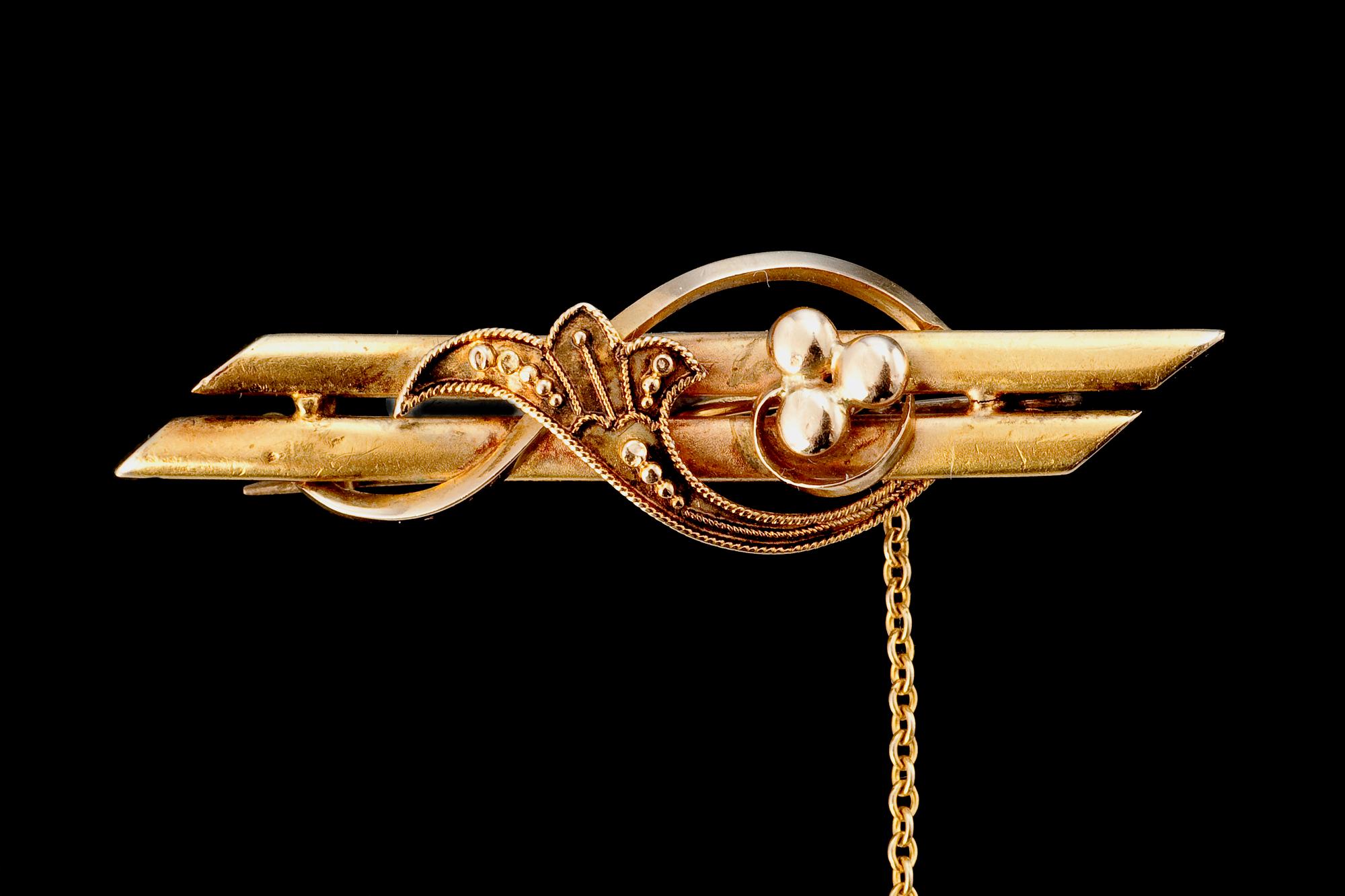 BROOCH.