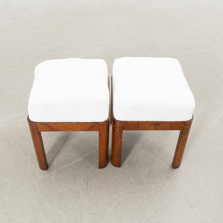 Pallar ett par 1900-talets första hälft.