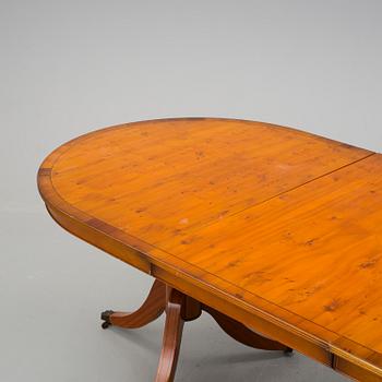 MATBORD, med iläggsskiva, engelsk stil, 1900-talets senare del.