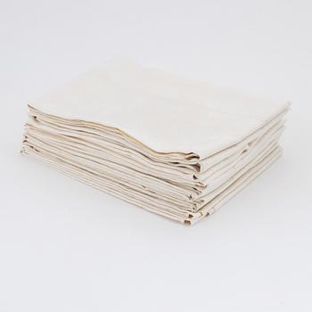 Twelve linnen napkins, 19th century.