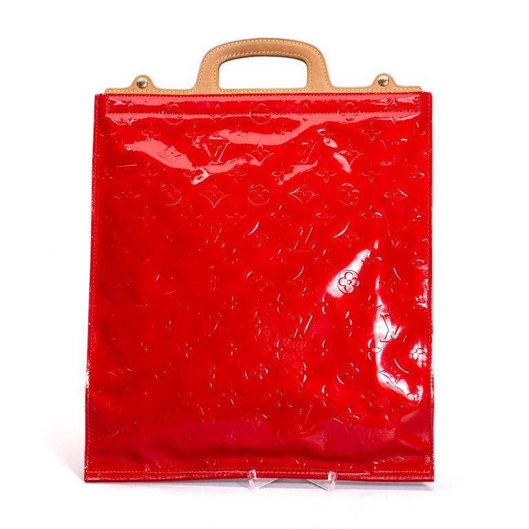 VÄSKA, Louis Vuitton. Röd monogram vernis.