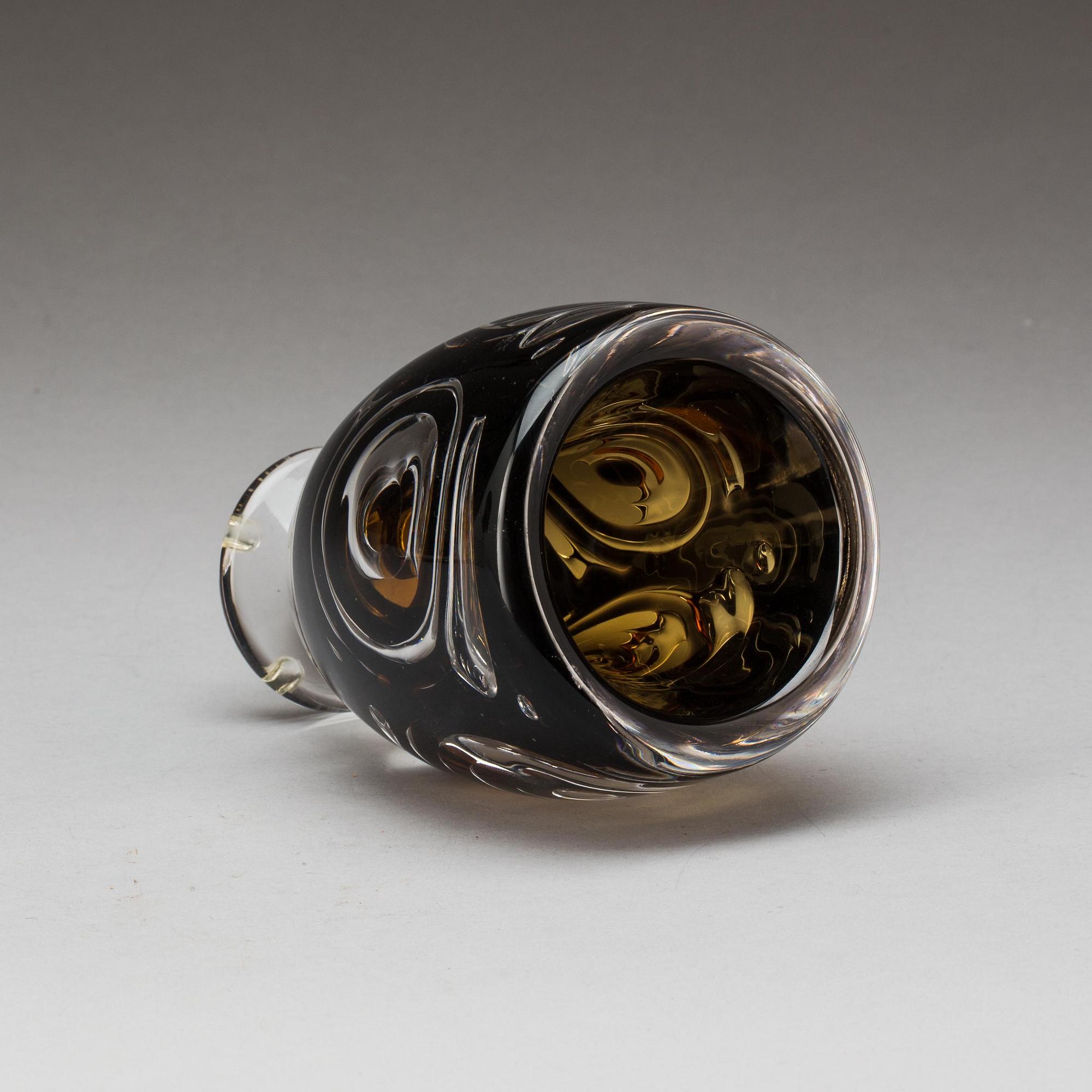 VAS, glas, Jan Johansson, Orrefors Studio 2001. Signerad.