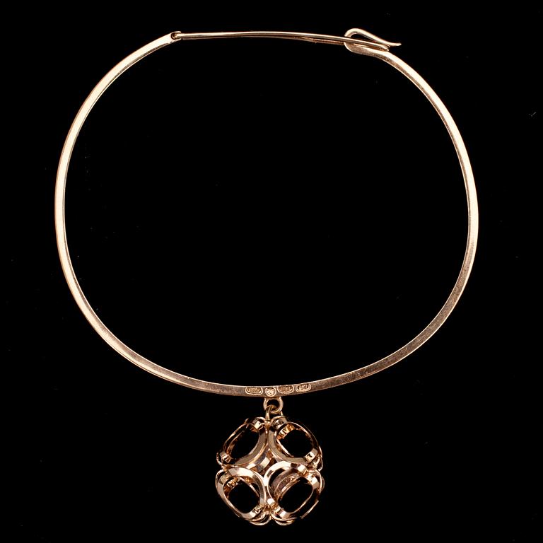 SMYCKESSET, 3 delar. 14K guld. E. Kauppi Kupittaan Kulta 1974-75. Vikt 16,7 g.