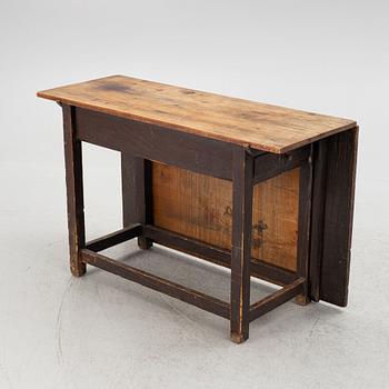 Drop-leaf table, 19th century.