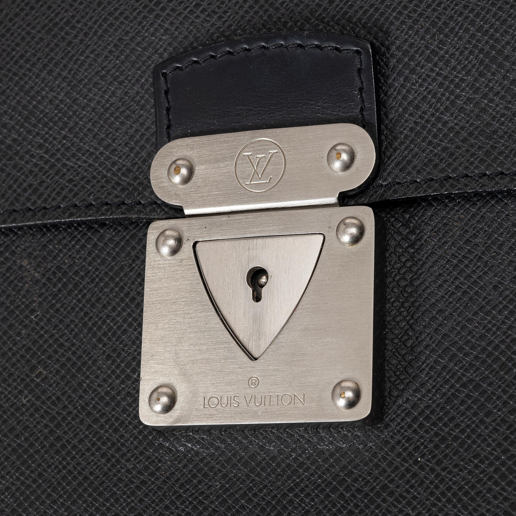Louis Vuitton, document portfolio, "Porte Documents Epi Senateur".