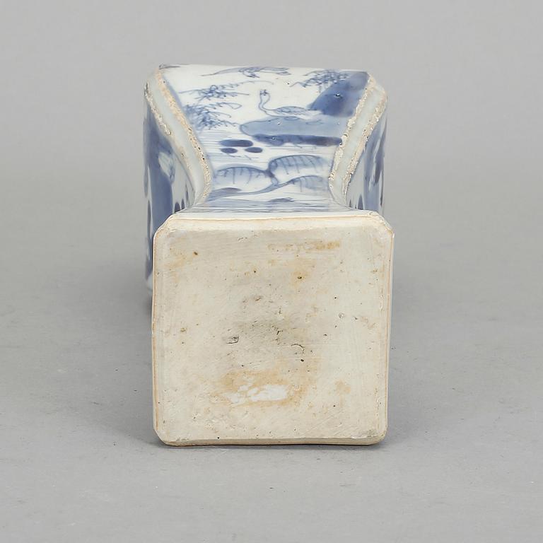 VAS, porslin, Kina. Kangxi 1662-1722.