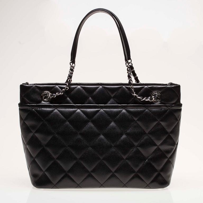 VÄSKA, "Timeless Shopping Tote", Chanel.