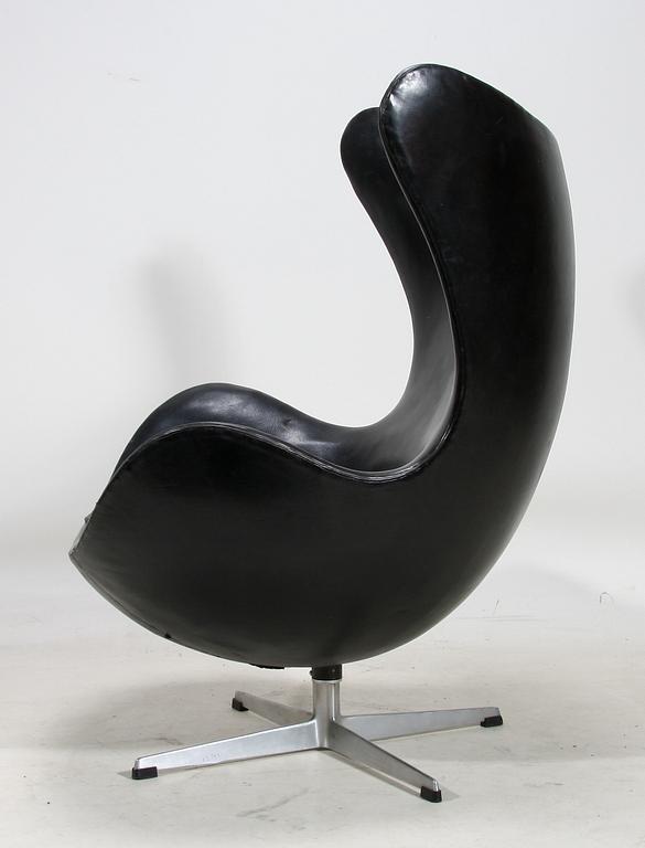 ARNE JACOBSEN, fåtölj "Ägget/Egg Chair", Fritz Hansen, Danmark, 1960-tal.