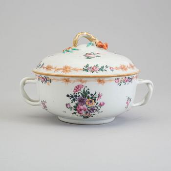 A famille rose tureen with cover, Qing dynasty, Qianlong (1736-95).