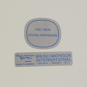 Bruno Mathsson & Piet Hein, dining table, "Superellipse", Bruno Mathsson International, Värnamo, 2011.