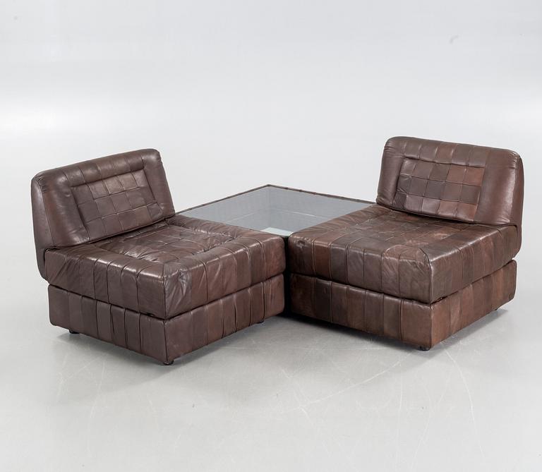 A pair of chairs/sofa and a table, designed by Percival Lafer for Lafer SA, 20st century.