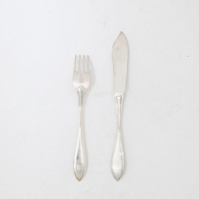 Karl Anderson, fiskbestick, 24 st, silver, modell "Svensk spetsig", Stockholm 1912-13.
