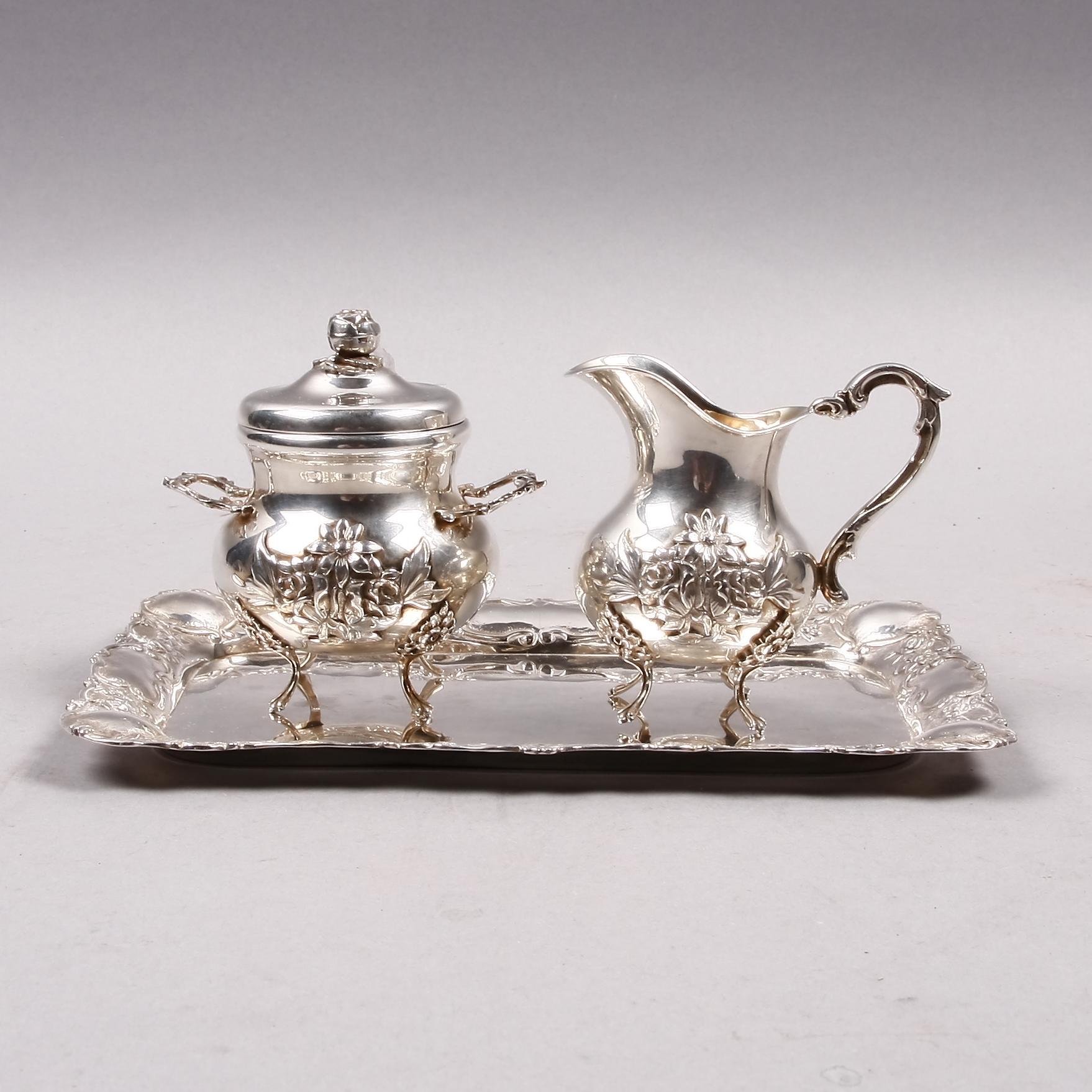 SOCKERSKÅL, GRÄDDKANNA SAMT BRICKA, silver. Rokokostil. Tyskland resp GEWE, 1900-talets senare del.