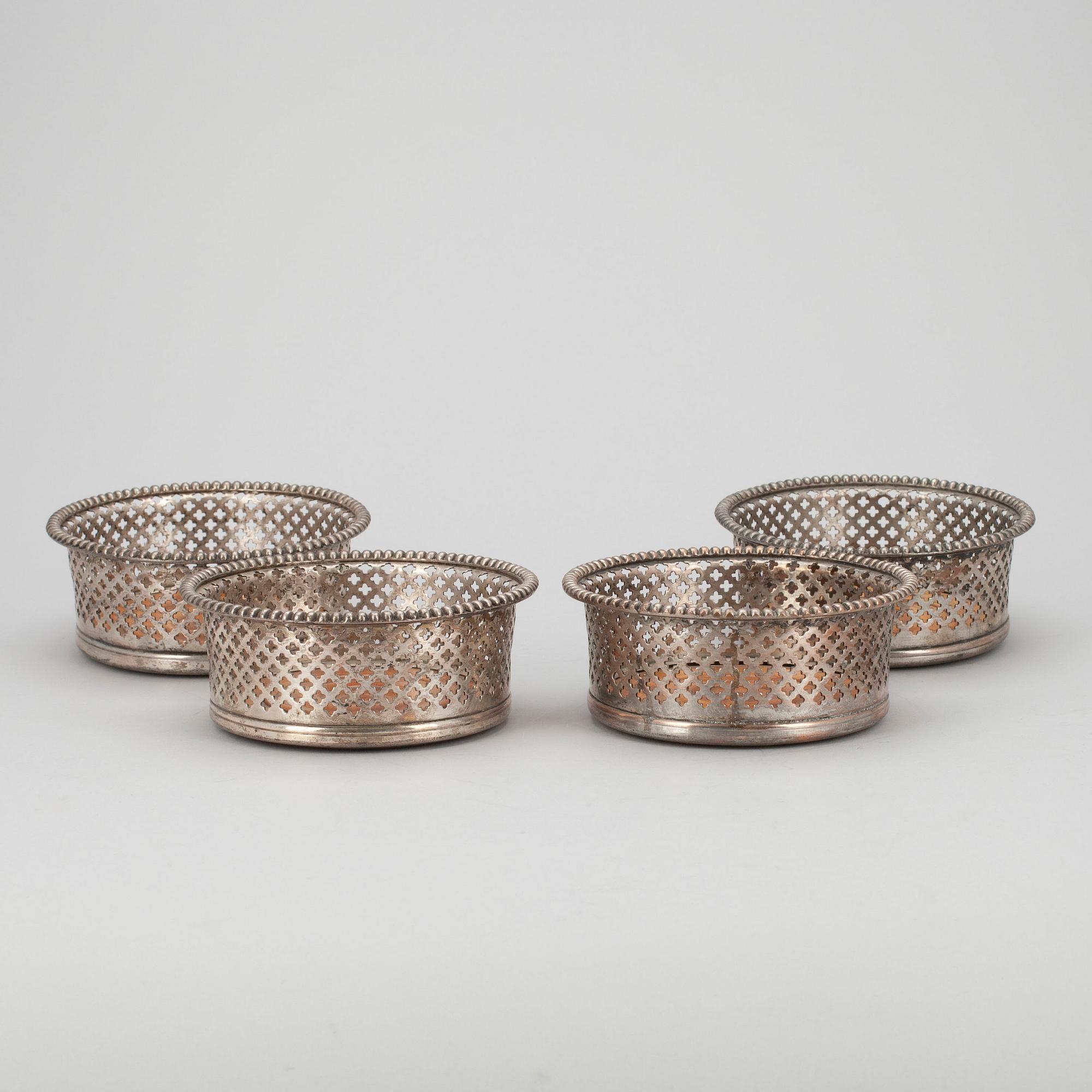 COASTERS, 4 st, försilvrad koppar, 1800-tal.